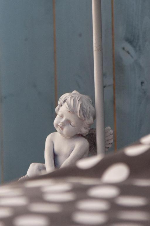 Little Suite - Louise Lille Oda fotoğraf